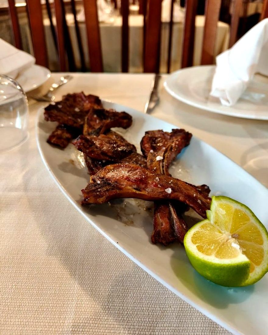 Chuletillas de cordero segureño a la brasa